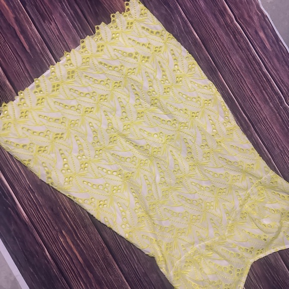 Crown & Ivy Lace Summer Spaghetti Strap Yellow Lace Dress - Picture 7 of 7